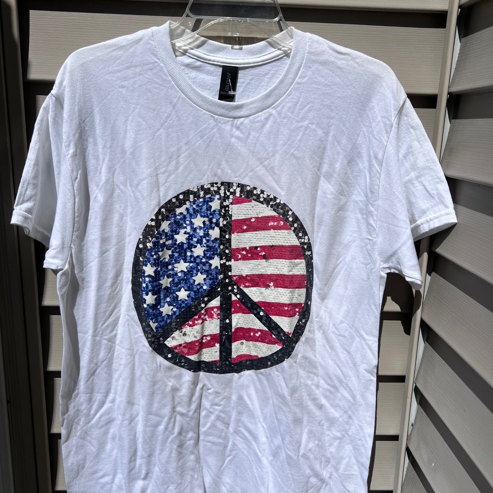 Gildan Heavy Cotton White Peace Sign American Flag Sequin Graphic T-Shirt Medium